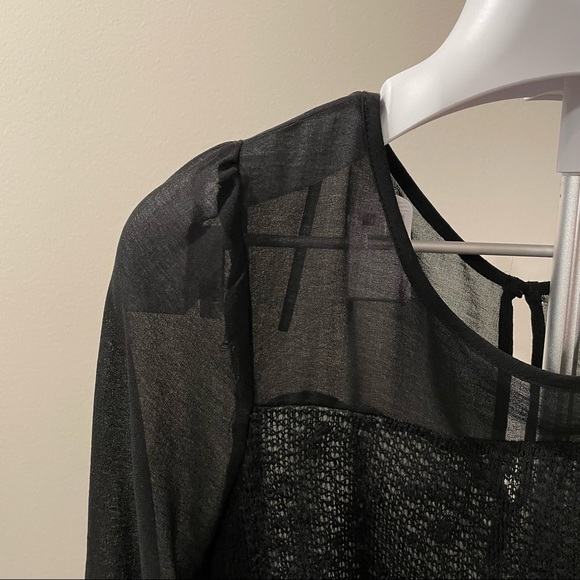 Black blouse with mixed lace front - Picture 2 of 7